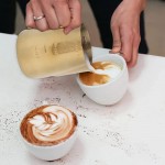 Pichet à lait 350ml Pot à Lait Gravure Gradué à L'intérieur pour la Création Cappuccino Espresso Latte - B08FXC5DM3R