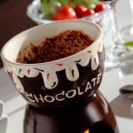 N C Ensemble de fondue en céramique émaillée rouge pour fondue au fromage et au chocolat avec châssis - B09H49RC96D